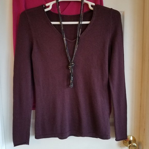 2 for 1 - V Neck sweaters - Picture 11 of 12